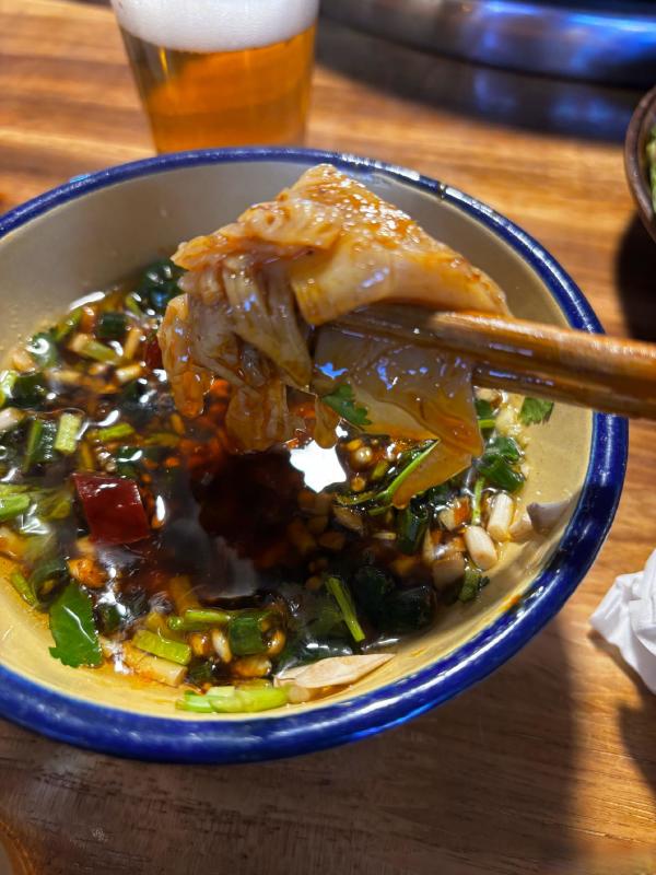 一锅红油,煮沸了人情味、争议和一部地方法规